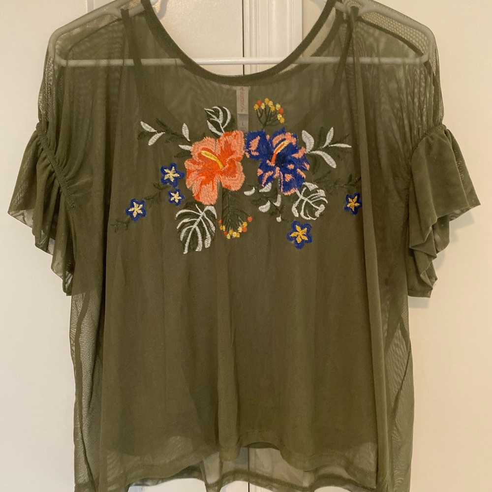 Green floral top